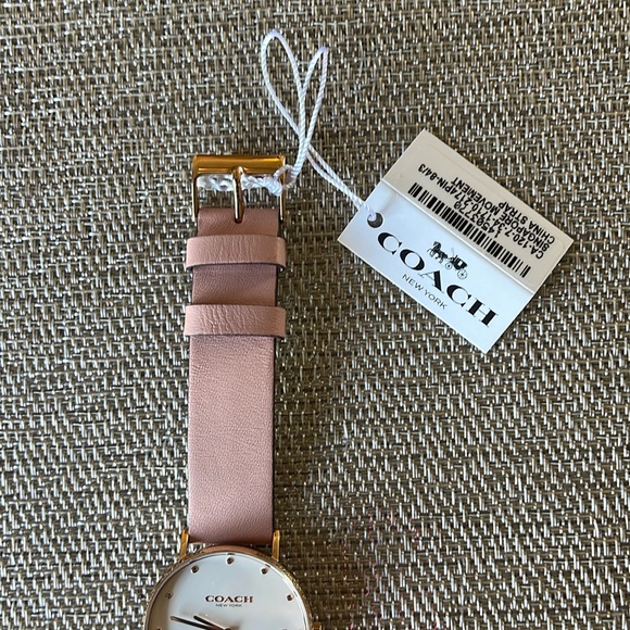 NWT COACH PERRY BLUSH PINK LEATHER STRAP TEA ROSE WATCH - Picture 10 of 17